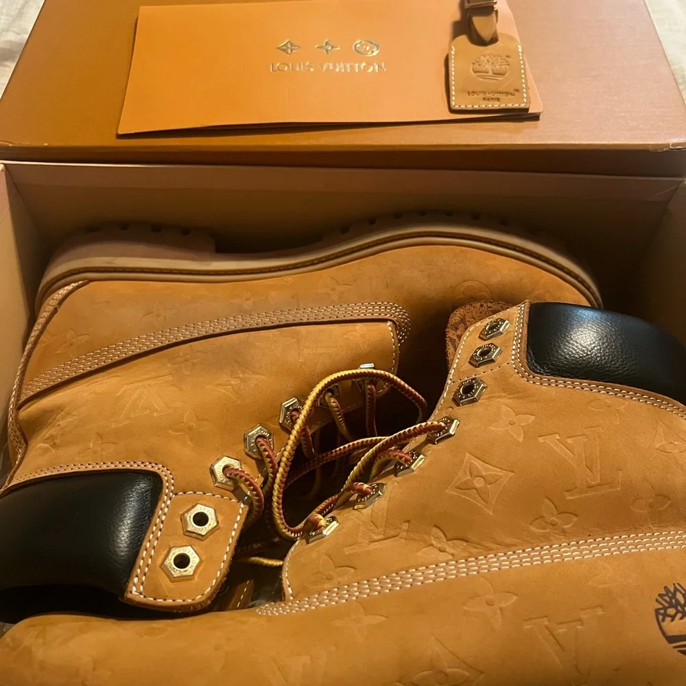 Louis Vuitton Timberlands - Picture 6 of 7